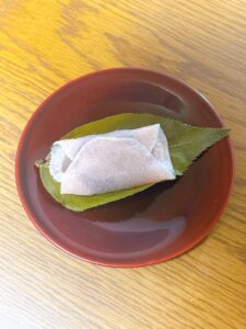 金沢「吉はし」の「桜餅」